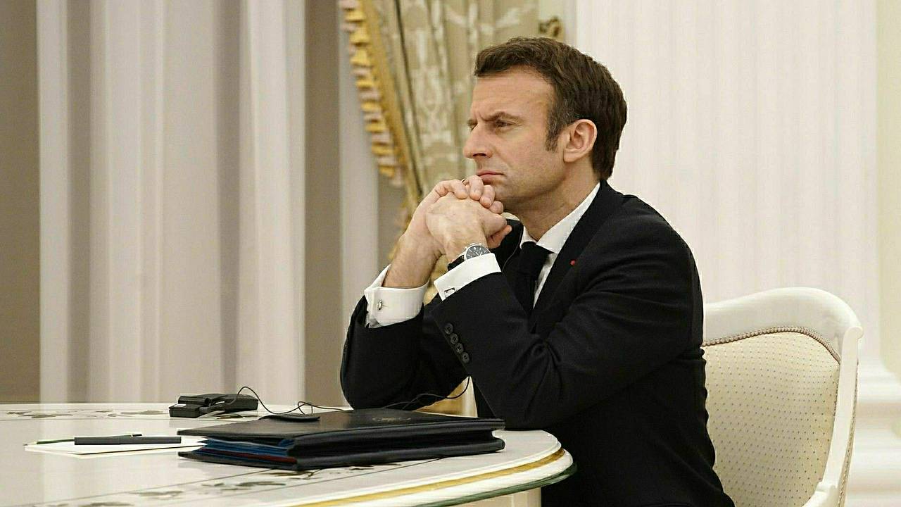 Макрон высказался о возможном размещении западных военных на Украине Макрон высказался о возможном размещении западных военных на Украине