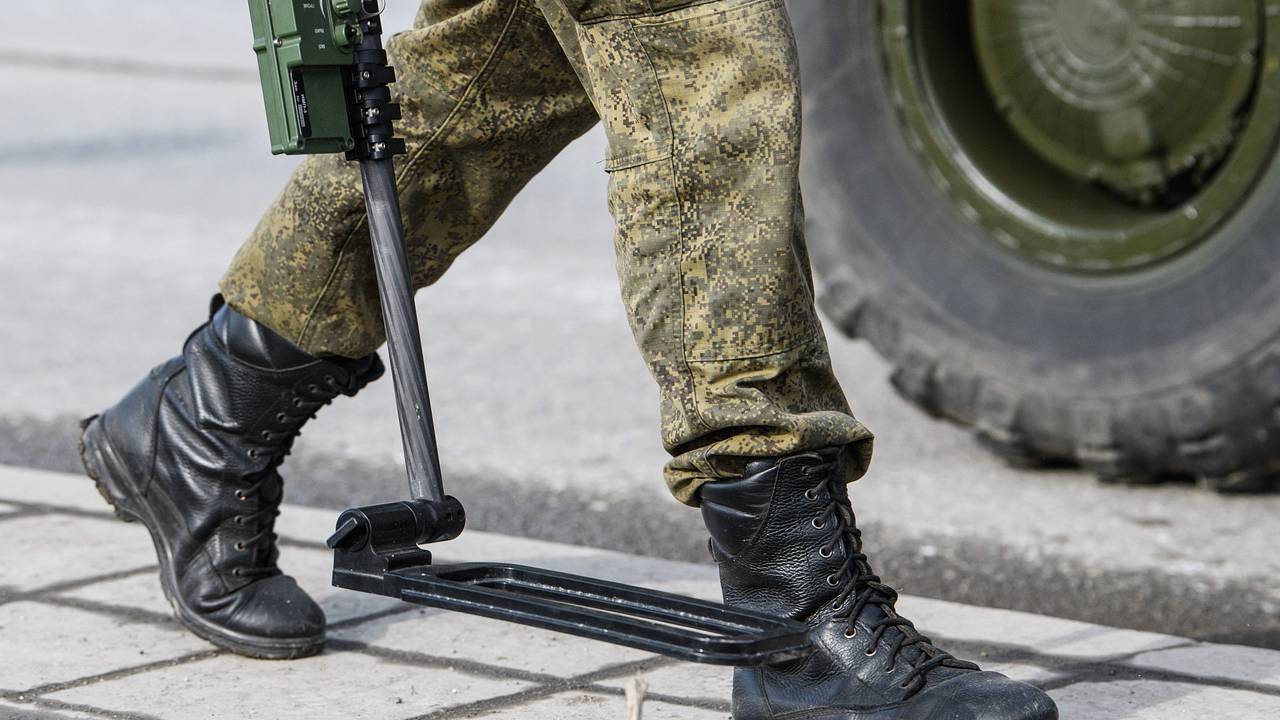 Российский сапер рассказал о найденном под Курском украинском беспилотнике со свастикой Российский сапер рассказал о найденном под Курском украинском беспилотнике со свастикой