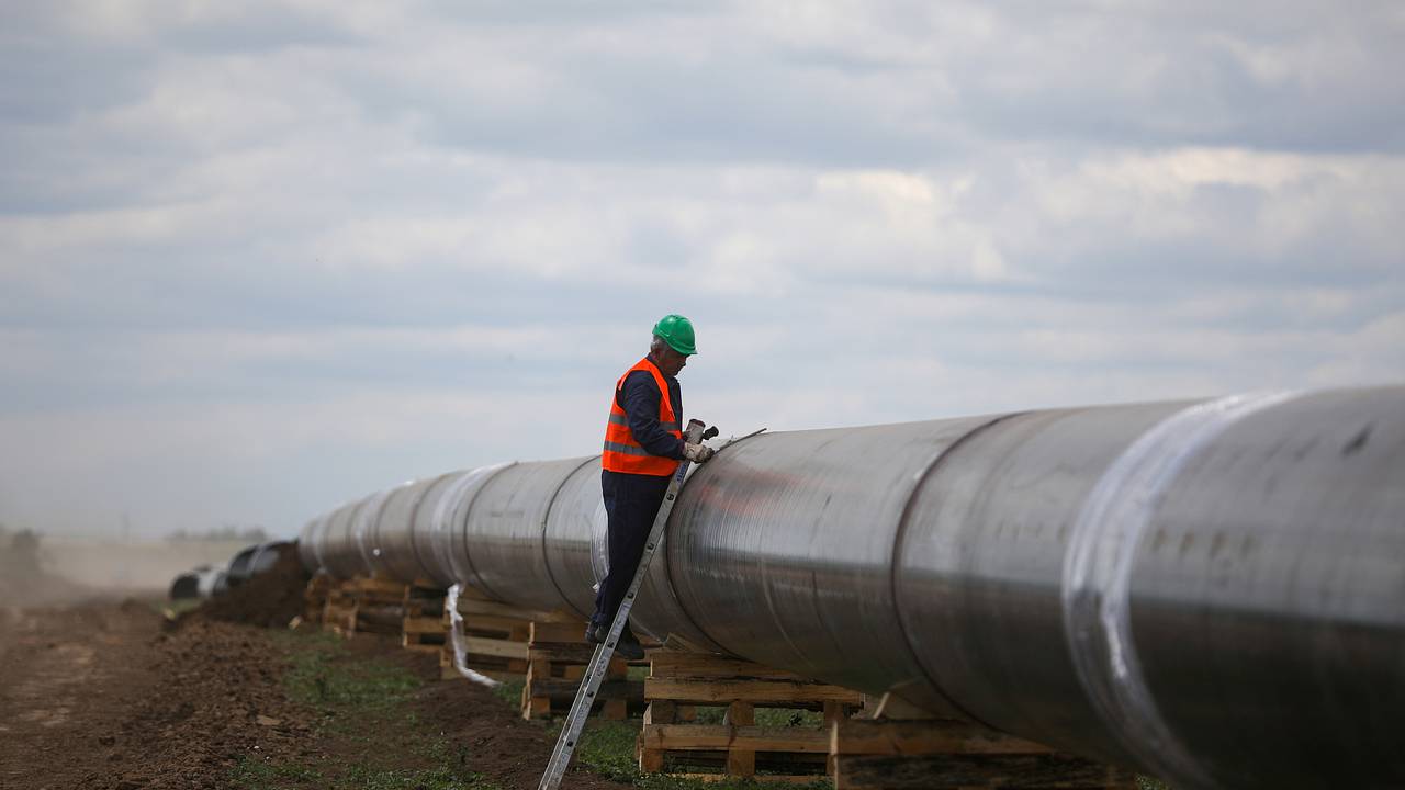 Выручка от поставок российской нефти за рубеж упала Выручка от поставок российской нефти за рубеж упала