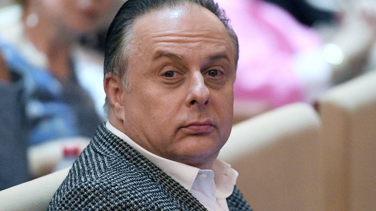 Министра культуры попросили уволить директора Театра имени Вахтангова Министра культуры попросили уволить директора Театра имени Вахтангова