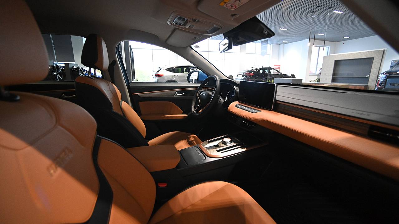 Владелец Haval пожаловался на непонятные стуки металла в салоне Владелец Haval пожаловался на непонятные стуки металла в салоне