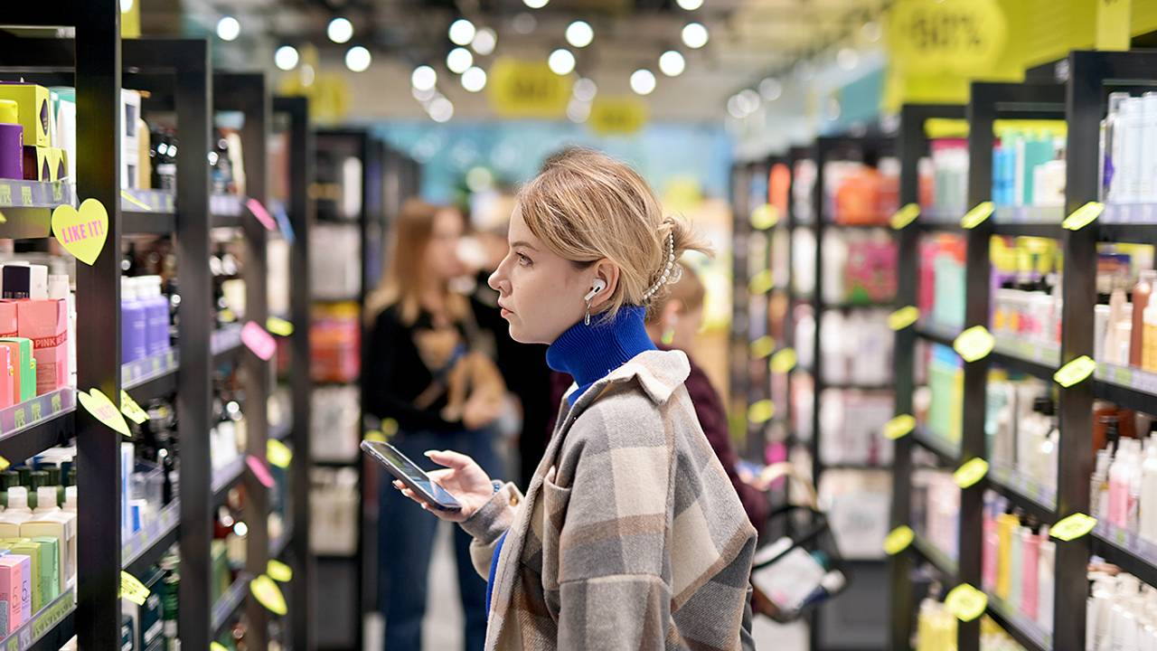 Посещаемость торговых центров в России резко упала Посещаемость торговых центров в России резко упала