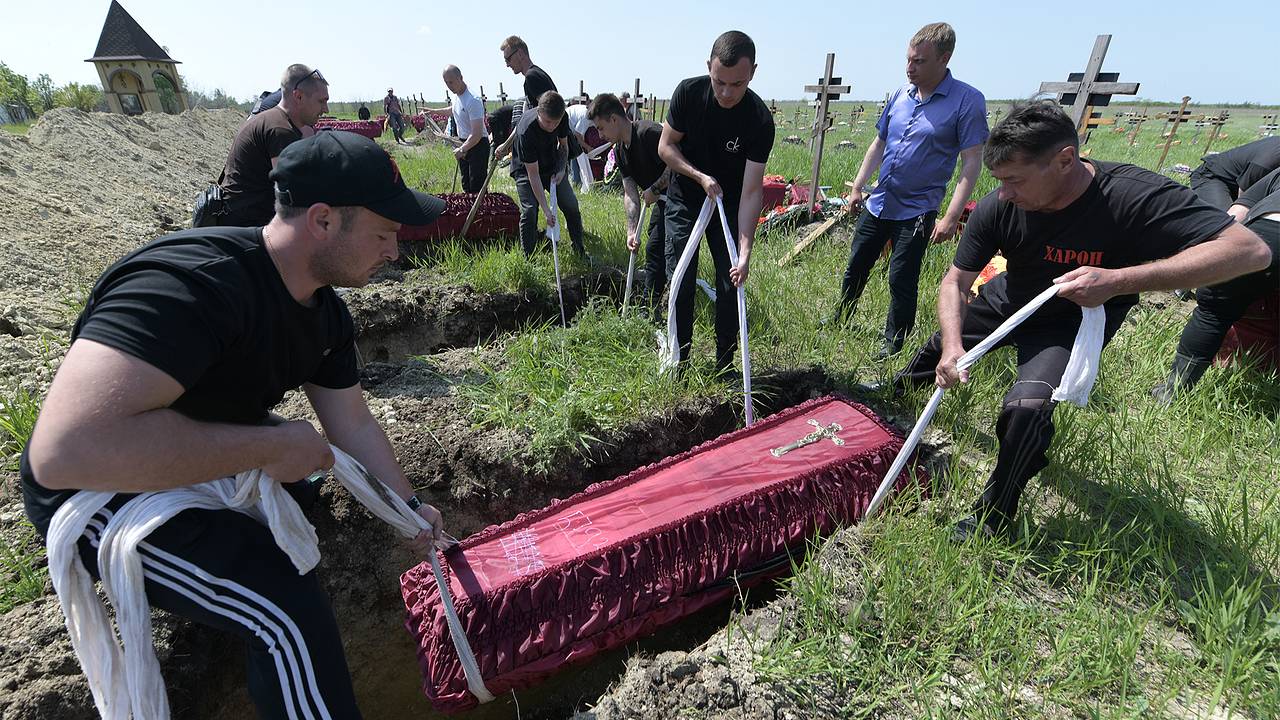Российский священник и отец 11 детей спас на СВО солдата и был смертельно ранен Российский священник и отец 11 детей спас на СВО солдата и был смертельно ранен