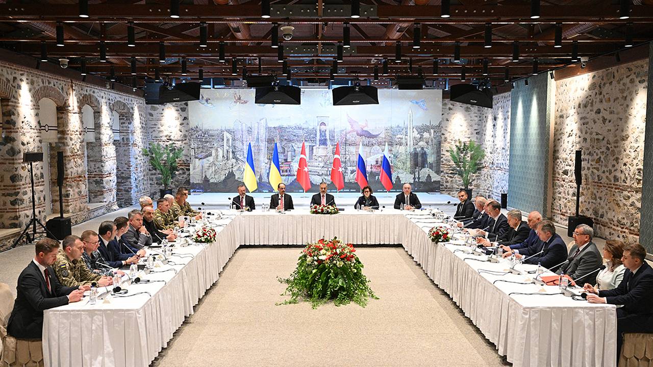Стало известно о бегстве двух украинских участников переговоров в Стамбуле
