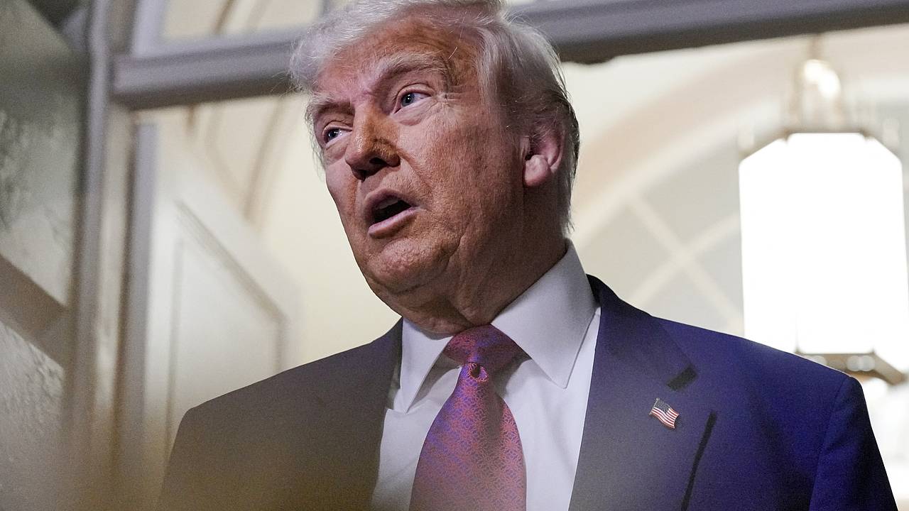 Трамп велел планировать саммит с участием Путина Трамп велел планировать саммит с участием Путина