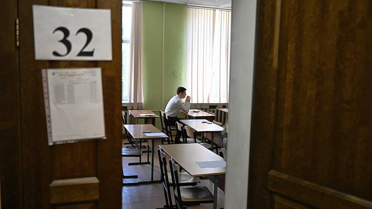 Россиянам дали советы по защите от мошенников в преддверии ЕГЭ Россиянам дали советы по защите от мошенников в преддверии ЕГЭ
