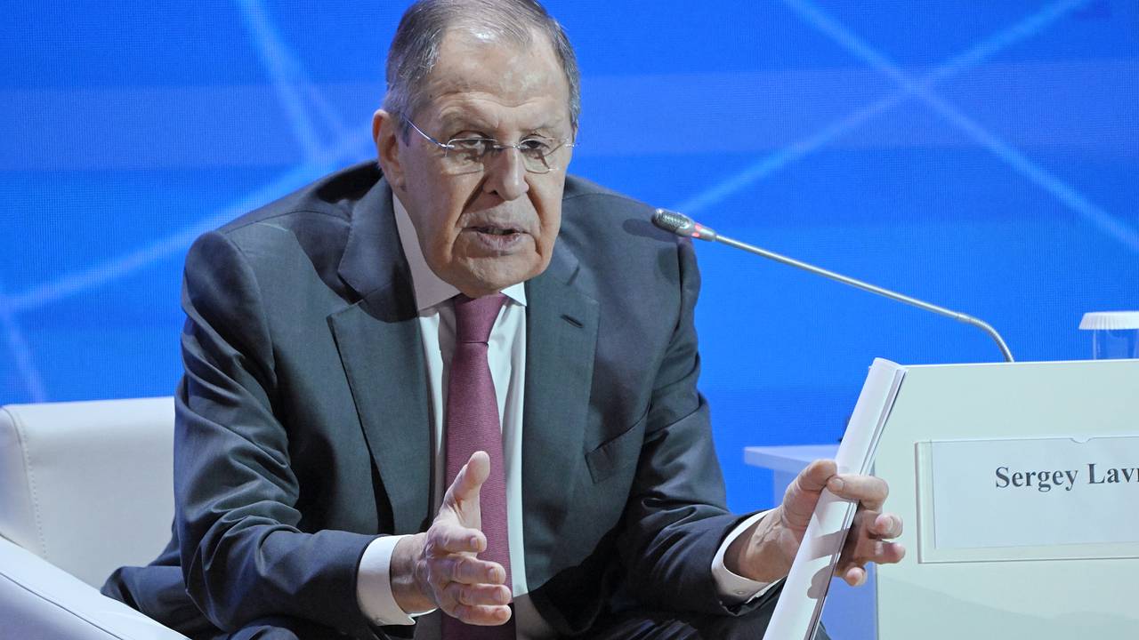 Лавров указал на принципиальность вопроса легитимности Зеленского