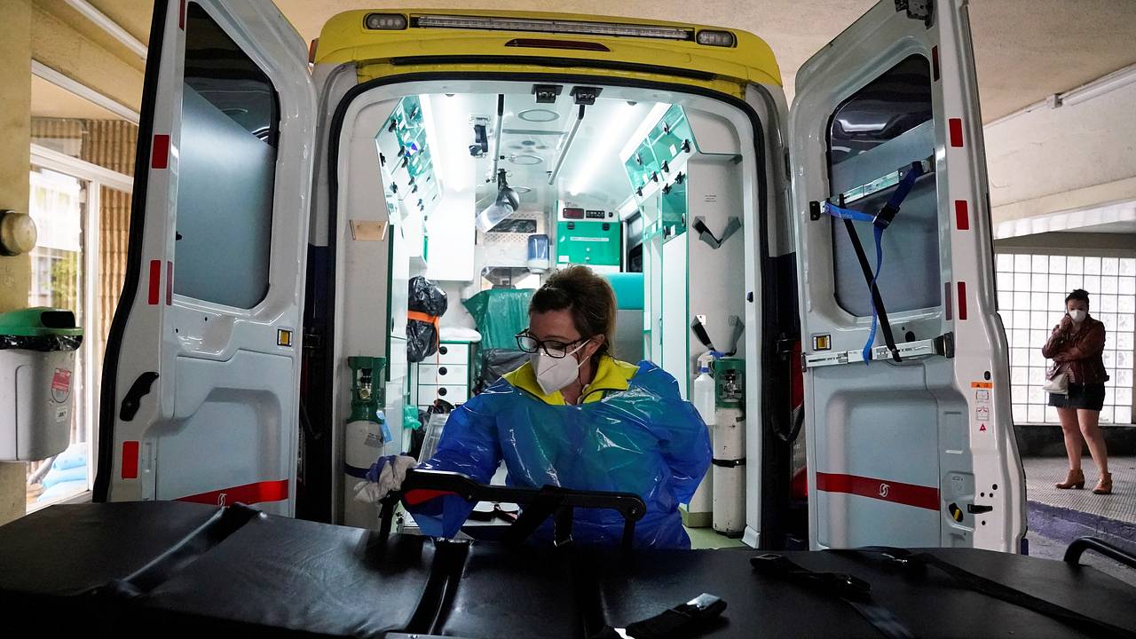 Четырехлетний мальчик пошел плавать в бассейн на курорте Европы и не выжил Четырехлетний мальчик пошел плавать в бассейн на курорте Европы и не выжил