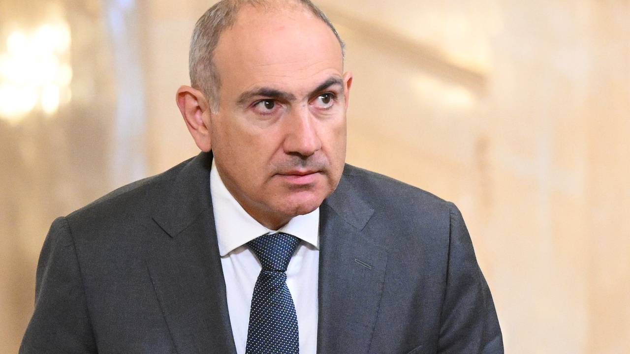 Пашинян пригрозил изменить конституцию Пашинян пригрозил изменить конституцию