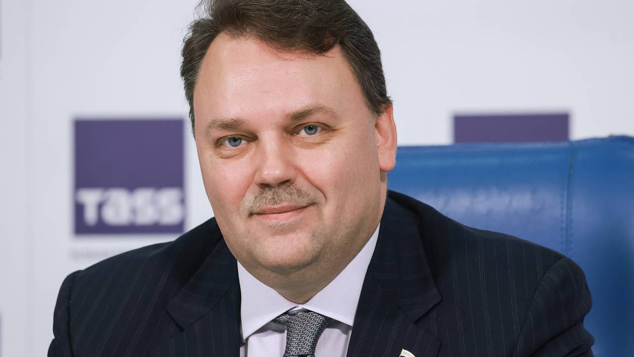 В Госдуме отреагировали на желание ЕС снизить потолок цен на российскую нефть В Госдуме отреагировали на желание ЕС снизить потолок цен на российскую нефть
