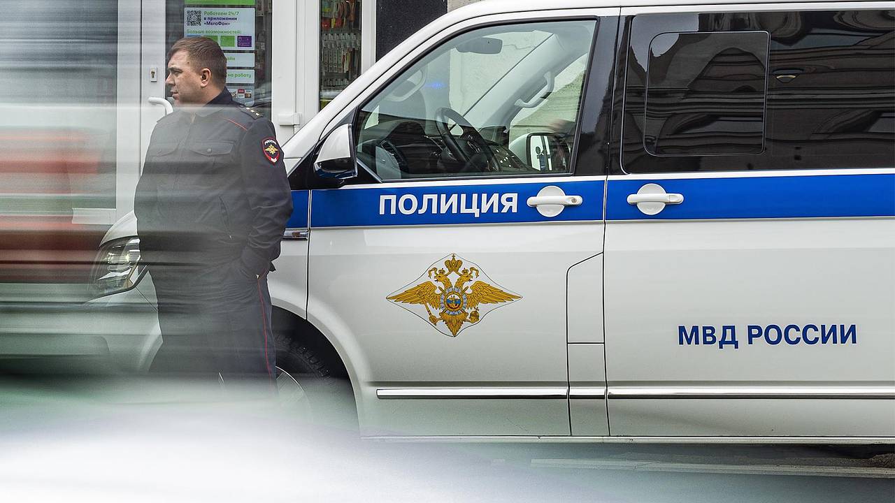 Женское тело обнаружили за автобусной остановкой в российском регионе Женское тело обнаружили за автобусной остановкой в российском регионе