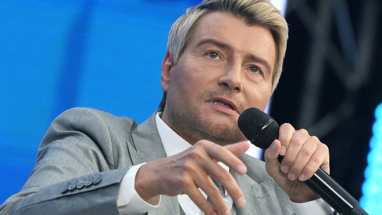 Басков резко ответил на призыв уйти со сцены Басков резко ответил на призыв уйти со сцены