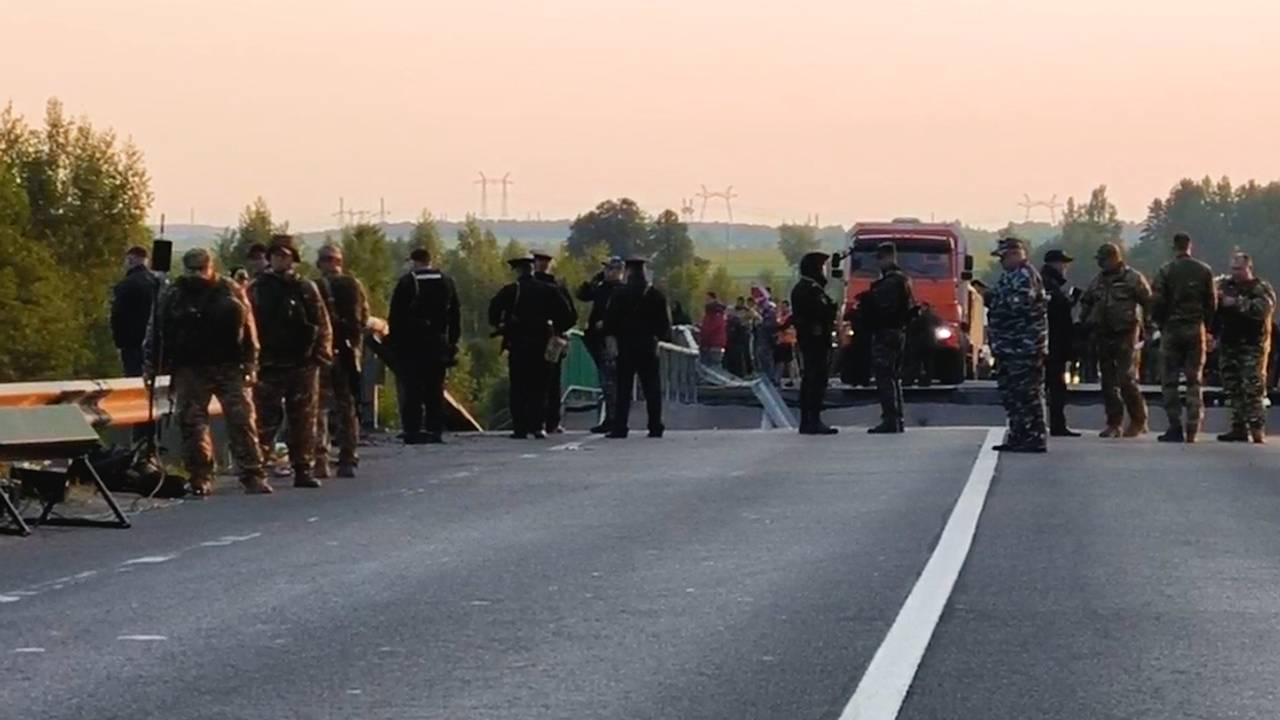 Прокурор прибыл на место крушения поезда в Курской области Прокурор прибыл на место крушения поезда в Курской области