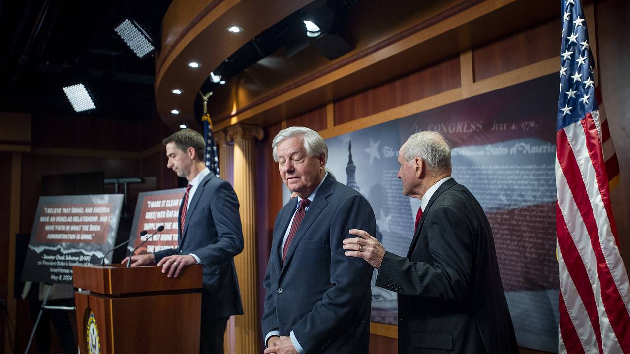В США захотели успеть ввести «сокрушительные» санкции против России до саммита G7 В США захотели успеть ввести «сокрушительные» санкции против России до саммита G7
