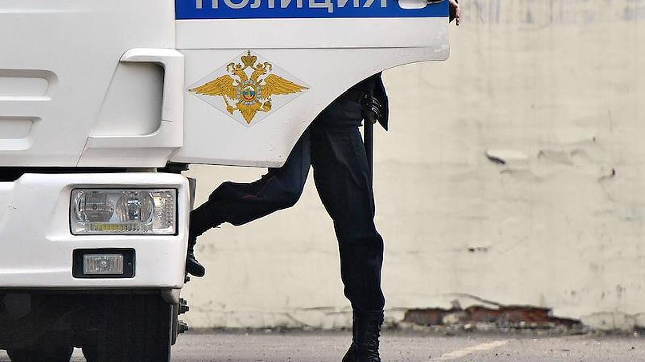 Полиция раскрыла обналичивших миллиард рублей теневых банкиров в трех российских регионах Полиция раскрыла обналичивших миллиард рублей теневых банкиров в трех российских регионах