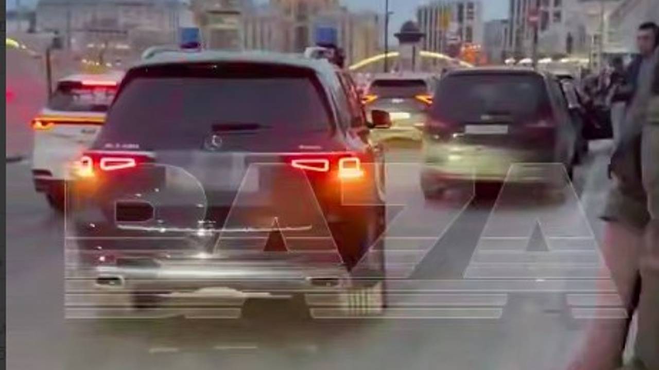 Mercedes похитителей блогера замечали сопровождающим авто человека из окружения Кадырова Mercedes похитителей блогера замечали сопровождающим авто человека из окружения Кадырова