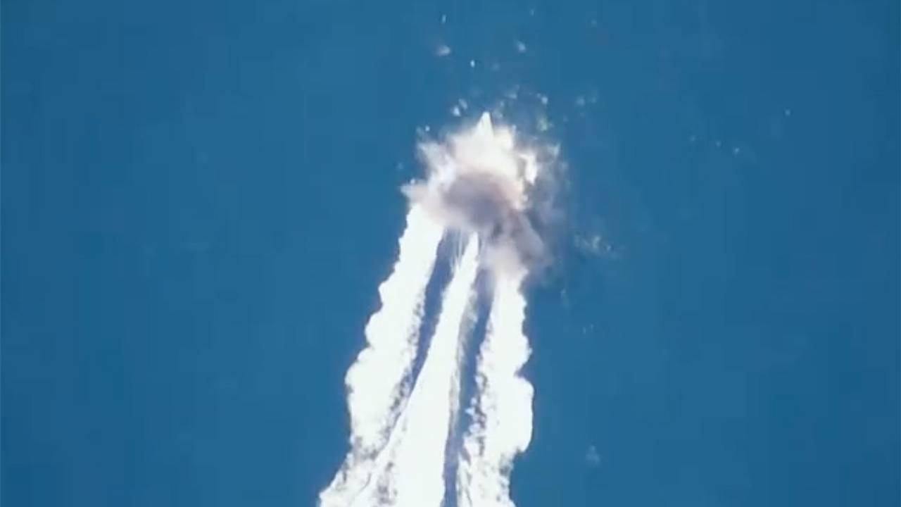 Российский «Ланцет» поразил БЭК в Черном море Российский «Ланцет» поразил БЭК в Черном море