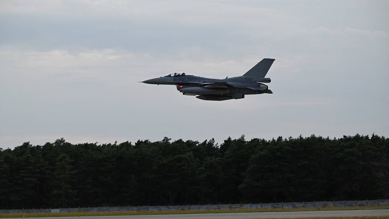 В ВСУ признали превосходство российских истребителей над F 16 В ВСУ признали превосходство российских истребителей над F 16