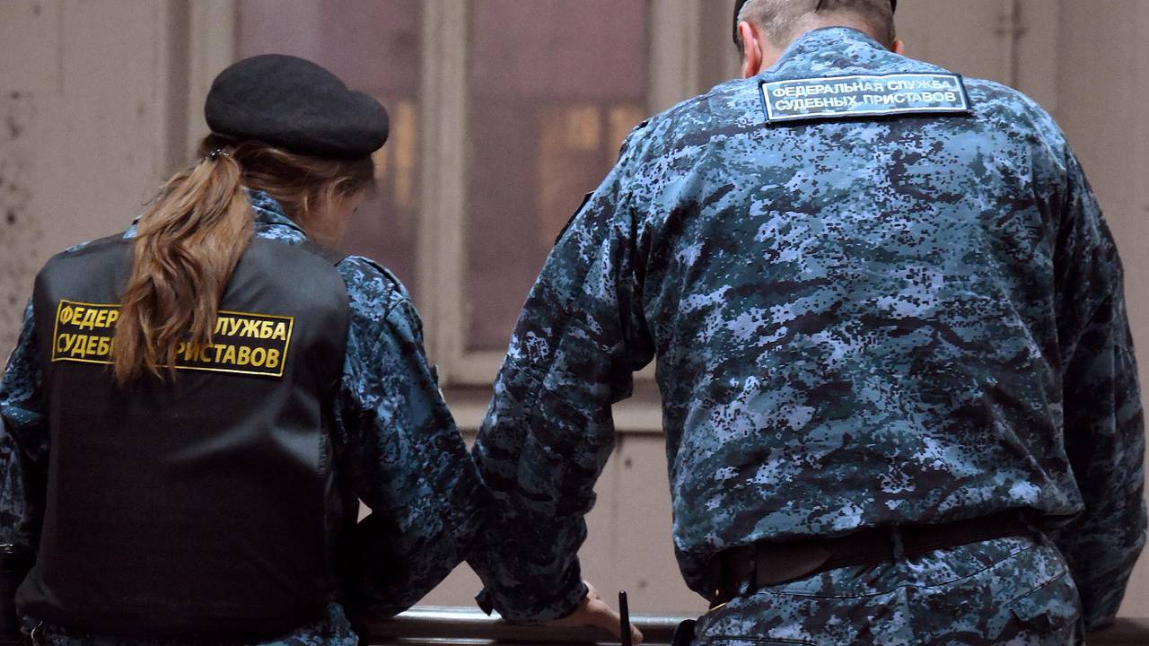 Подростку вынесли приговор за брошенную гранату в полицию и поджог станции связи Подростку вынесли приговор за брошенную гранату в полицию и поджог станции связи