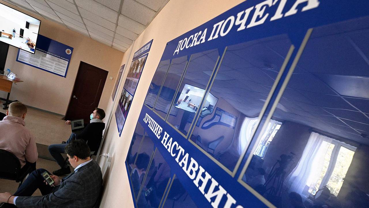 В российском городе установили доску «моральных уродов» с фотографиями В российском городе установили доску «моральных уродов» с фотографиями