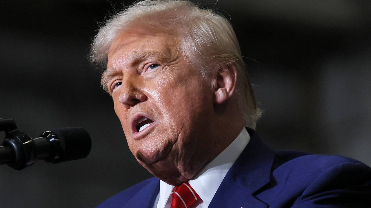 Трамп захотел заставить Сербию принять депортированных мигрантов Трамп захотел заставить Сербию принять депортированных мигрантов