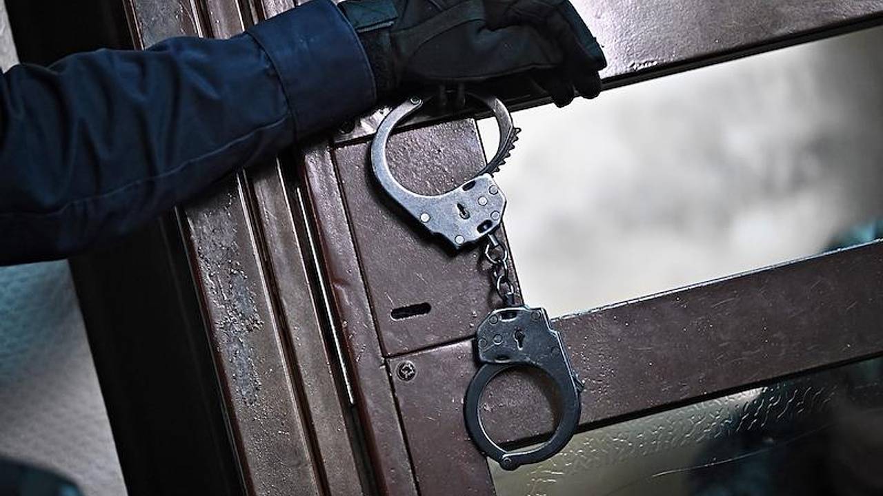 ФСБ задержала молодого россиянина за призывы к убийству военных ФСБ задержала молодого россиянина за призывы к убийству военных