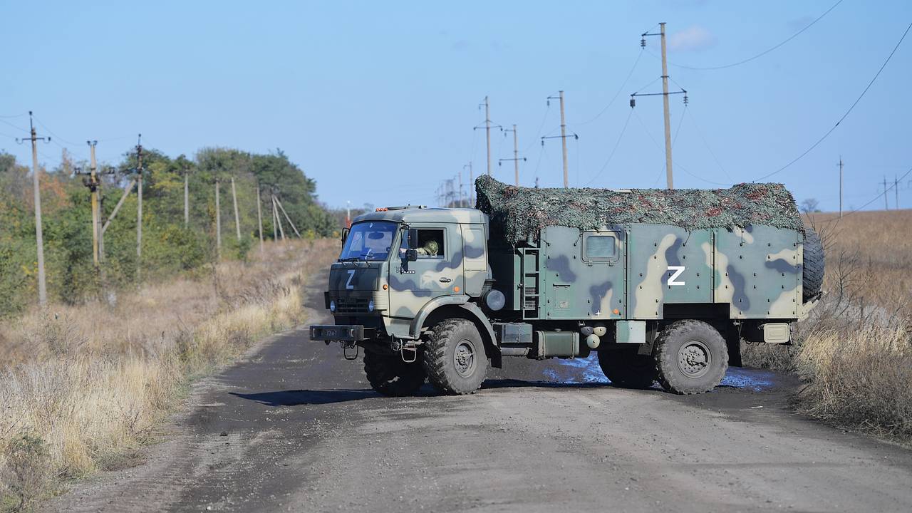 Гвардеец под огнем артиллерии ВСУ восстановил линию связи Гвардеец под огнем артиллерии ВСУ восстановил линию связи
