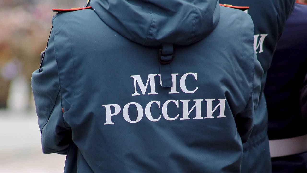 Во Владивостоке с горящего рыболовецкого судна спасли более 20 человек Во Владивостоке с горящего рыболовецкого судна спасли более 20 человек