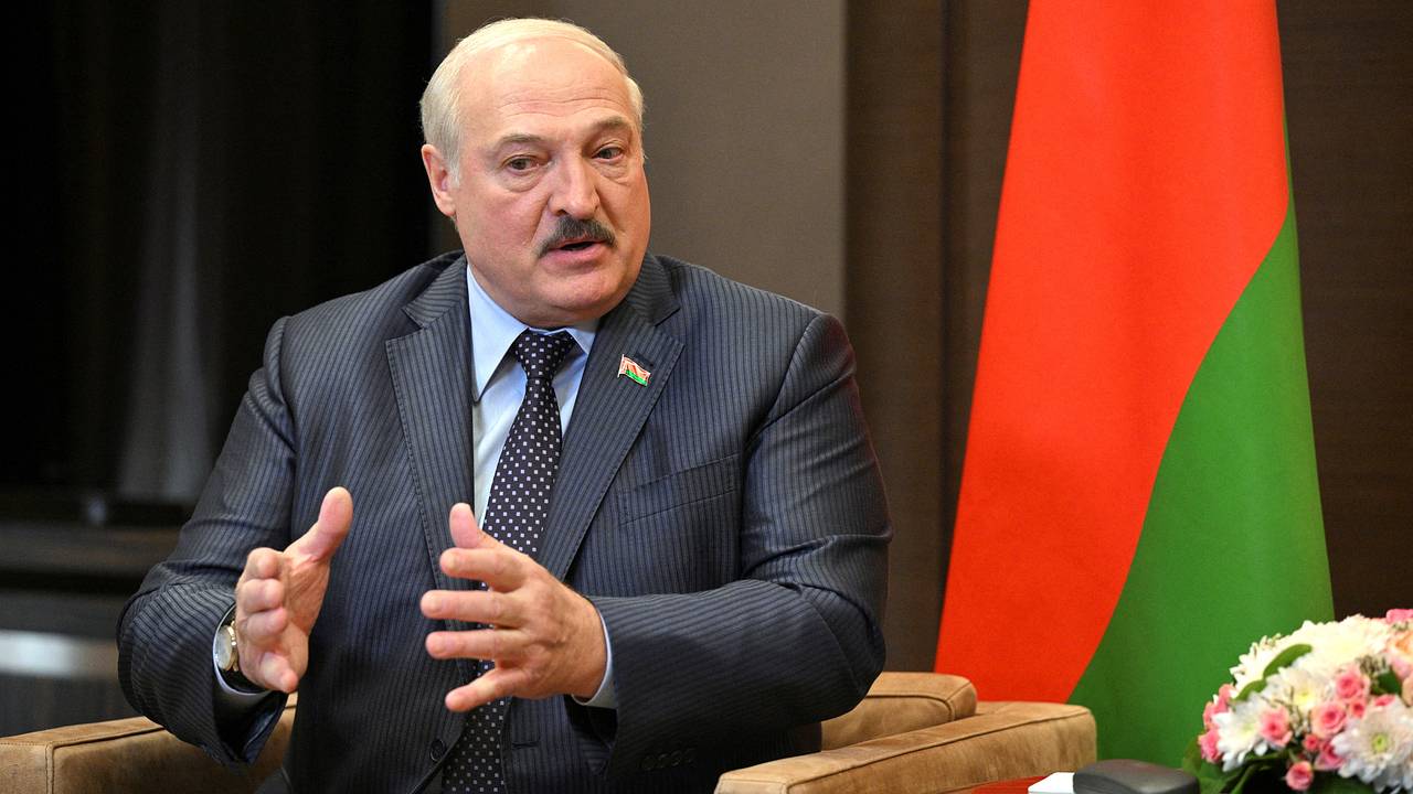 Лукашенко объяснил причину нехватки картошки в Белоруссии Лукашенко объяснил причину нехватки картошки в Белоруссии