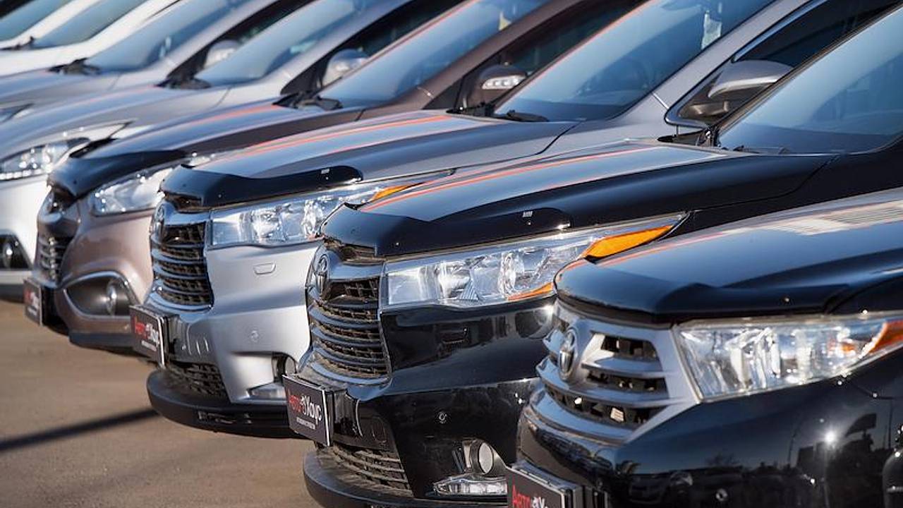 Россияне стали реже брать кредиты на покупку автомобиля с пробегом Россияне стали реже брать кредиты на покупку автомобиля с пробегом