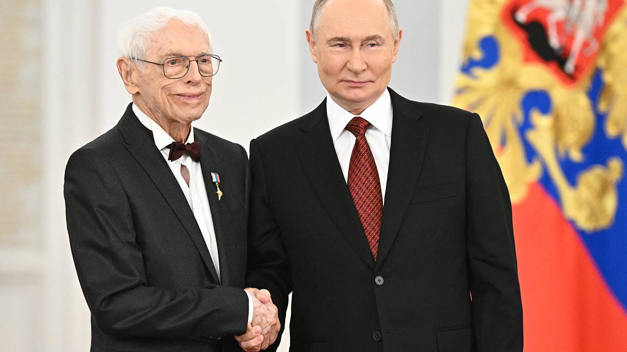 Композитор Зацепин позвал Путина на свой столетний юбилей