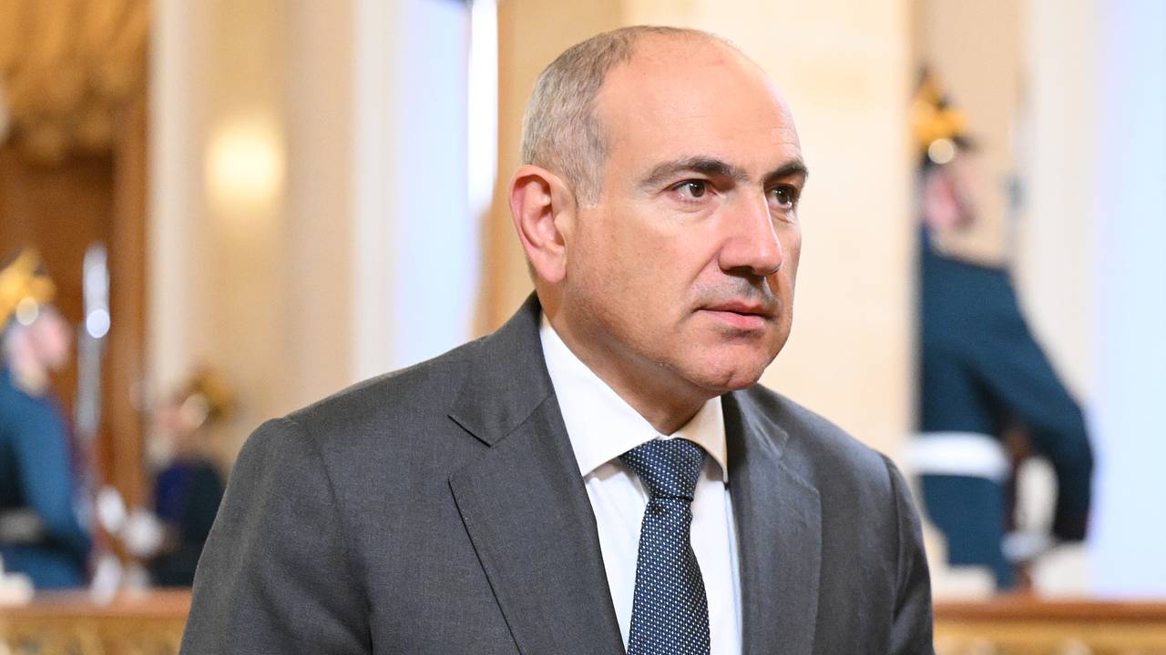 Пашинян заявил о намерении не прекращать присутствие российских войск в Армении Пашинян заявил о намерении не прекращать присутствие российских войск в Армении