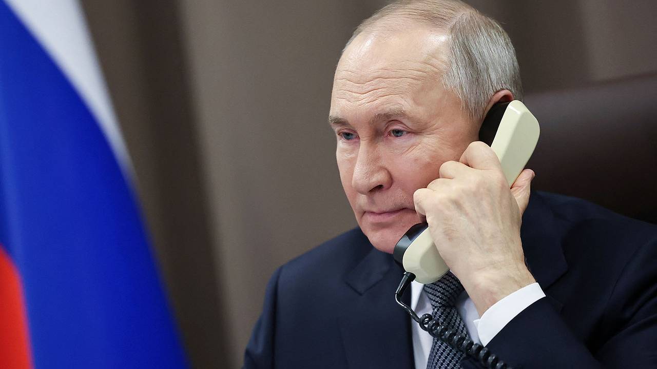 Путин провел еще один телефонный разговор с Трампом Путин провел еще один телефонный разговор с Трампом