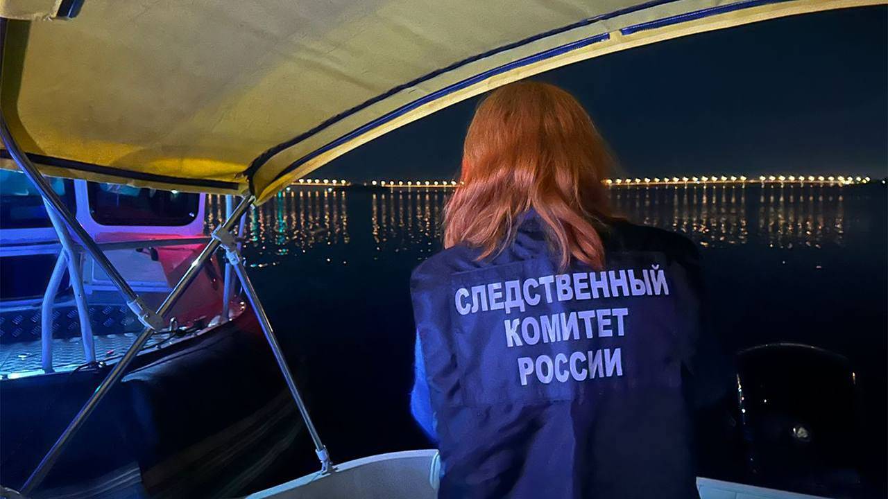 На российской реке столкнулись два катера На российской реке столкнулись два катера