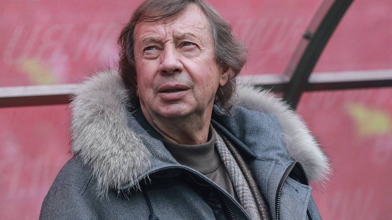 Семин раскрыл причину отказа от посещения домашних матчей «Локомотива» Семин раскрыл причину отказа от посещения домашних матчей «Локомотива»