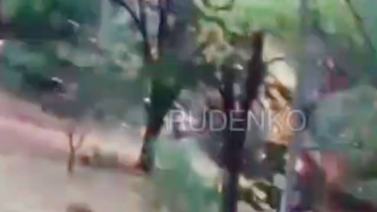 Взрыв беспилотника в Донецке попал на видео Взрыв беспилотника в Донецке попал на видео