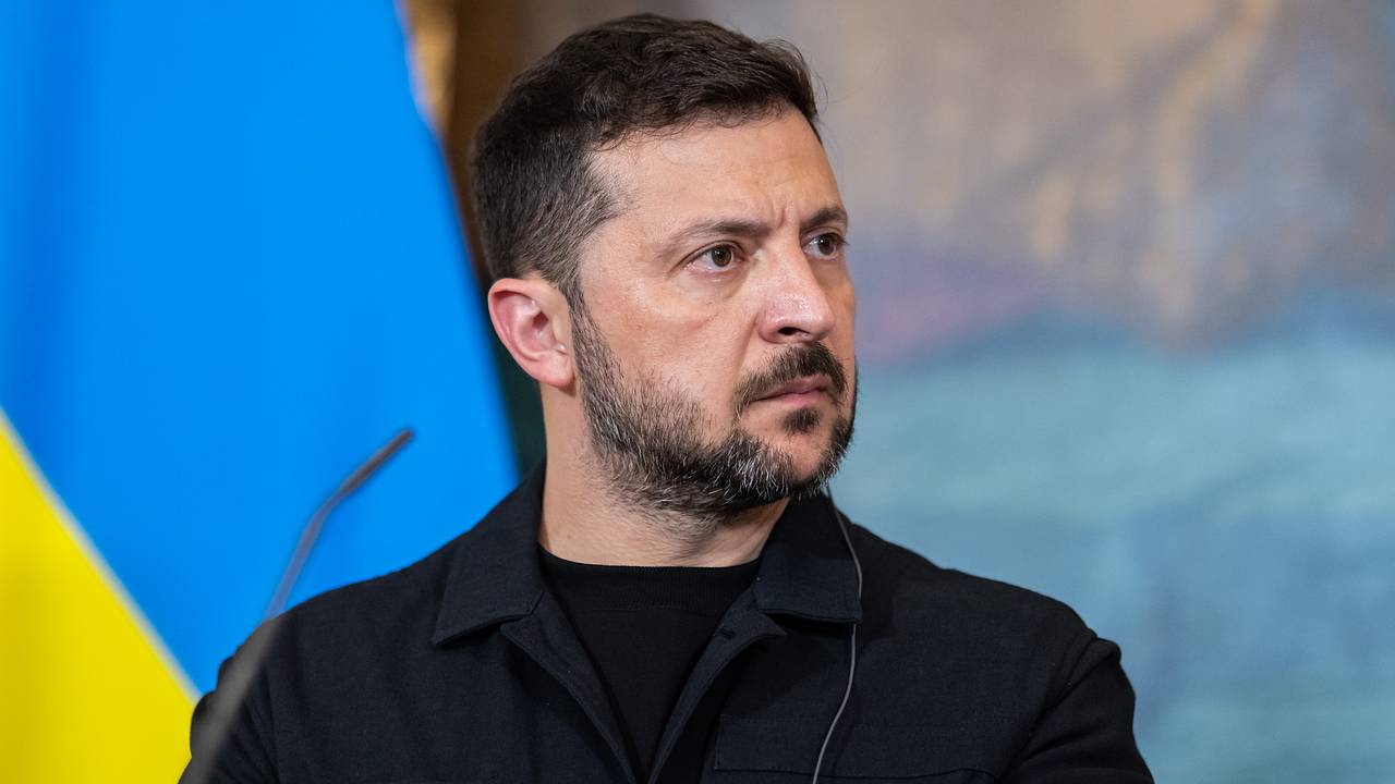 Зеленский пригрозил ответить на массированный российский удар по Украине Зеленский пригрозил ответить на массированный российский удар по Украине