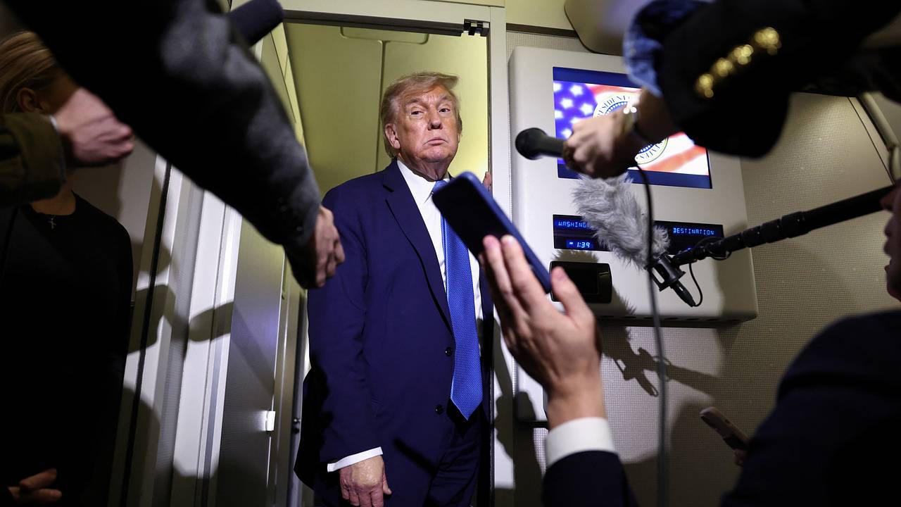 Трампа назвали противником понижения потолка цен на российскую нефть Трампа назвали противником понижения потолка цен на российскую нефть