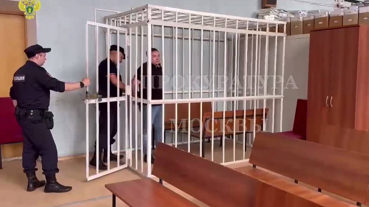 Опьяненный директор рехаба вез в машине наркотики и предложил гаишникам миллион рублей Опьяненный директор рехаба вез в машине наркотики и предложил гаишникам миллион рублей