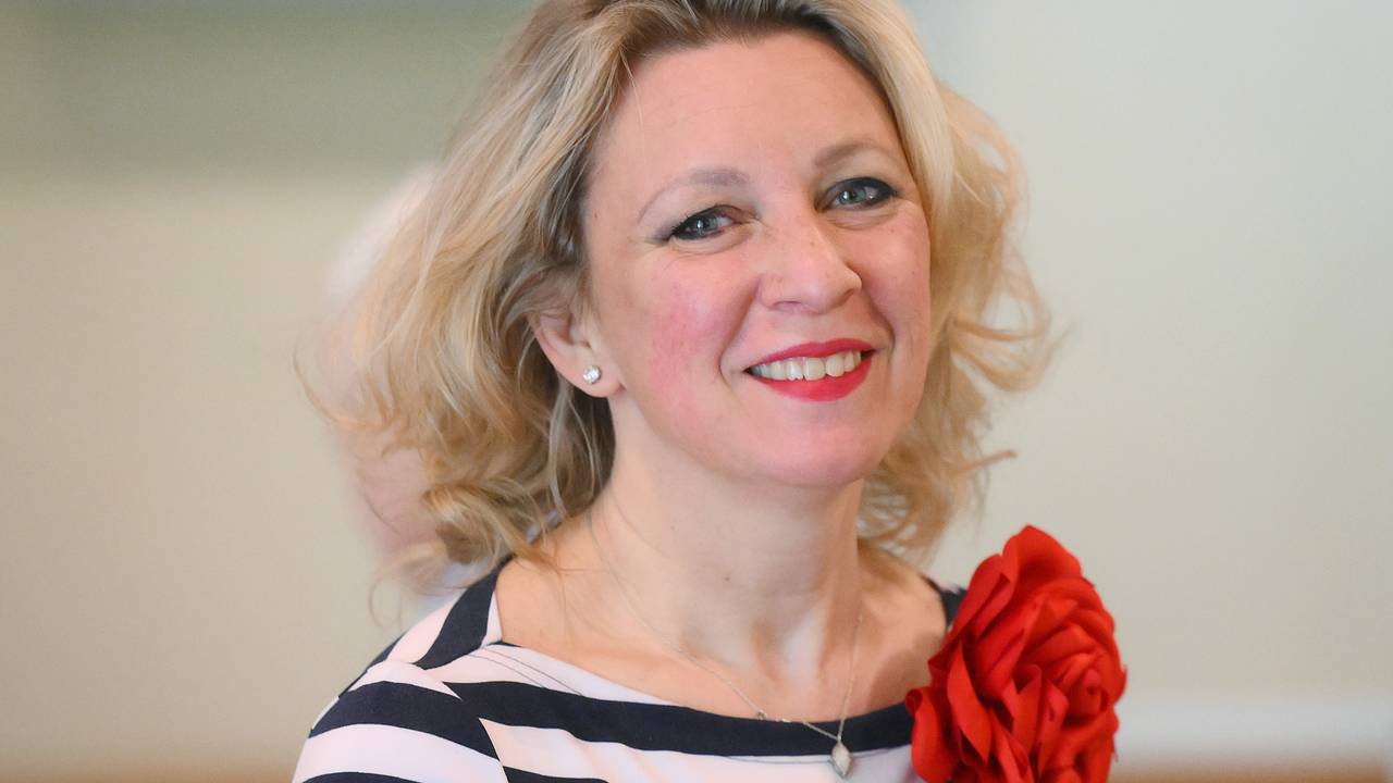 Захарова ответила премьеру Италии на слова о смене власти в Иране Захарова ответила премьеру Италии на слова о смене власти в Иране