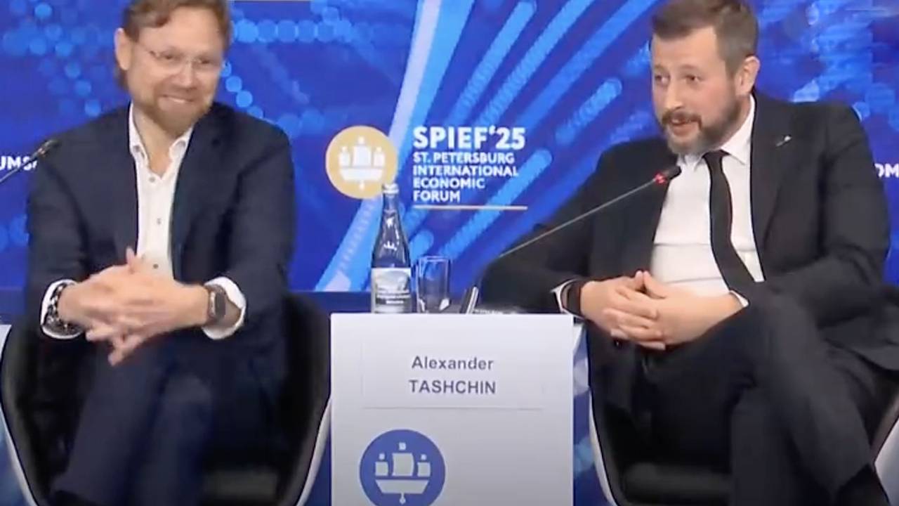 Карпин устроил перепалку с генеральным продюсером «Матч ТВ» Карпин устроил перепалку с генеральным продюсером «Матч ТВ»