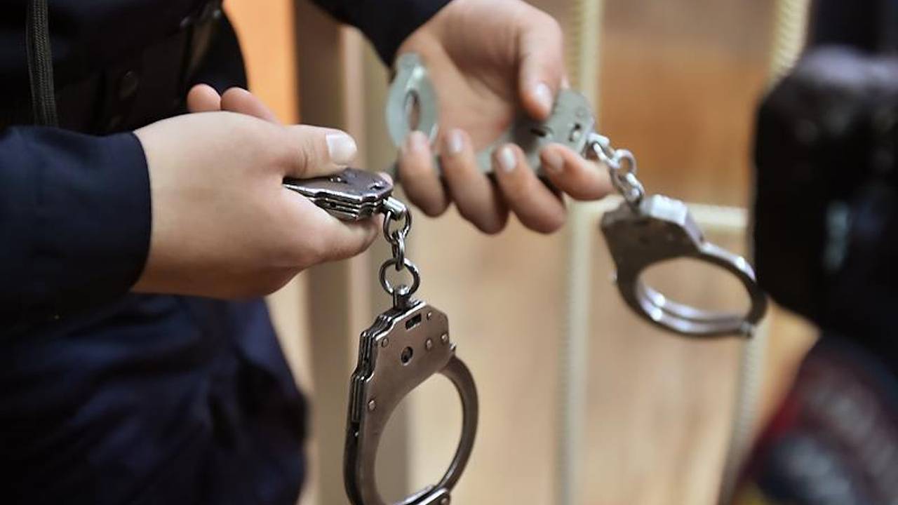 Месть бывшей подруге из-за квартиры подвела россиянку под статью Месть бывшей подруге из-за квартиры подвела россиянку под статью