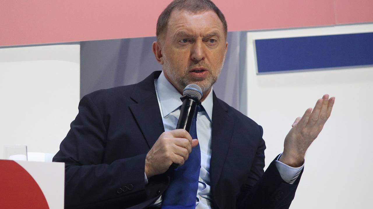 Дерипаска посоветовал бизнесу нести деньги в банк Дерипаска посоветовал бизнесу нести деньги в банк