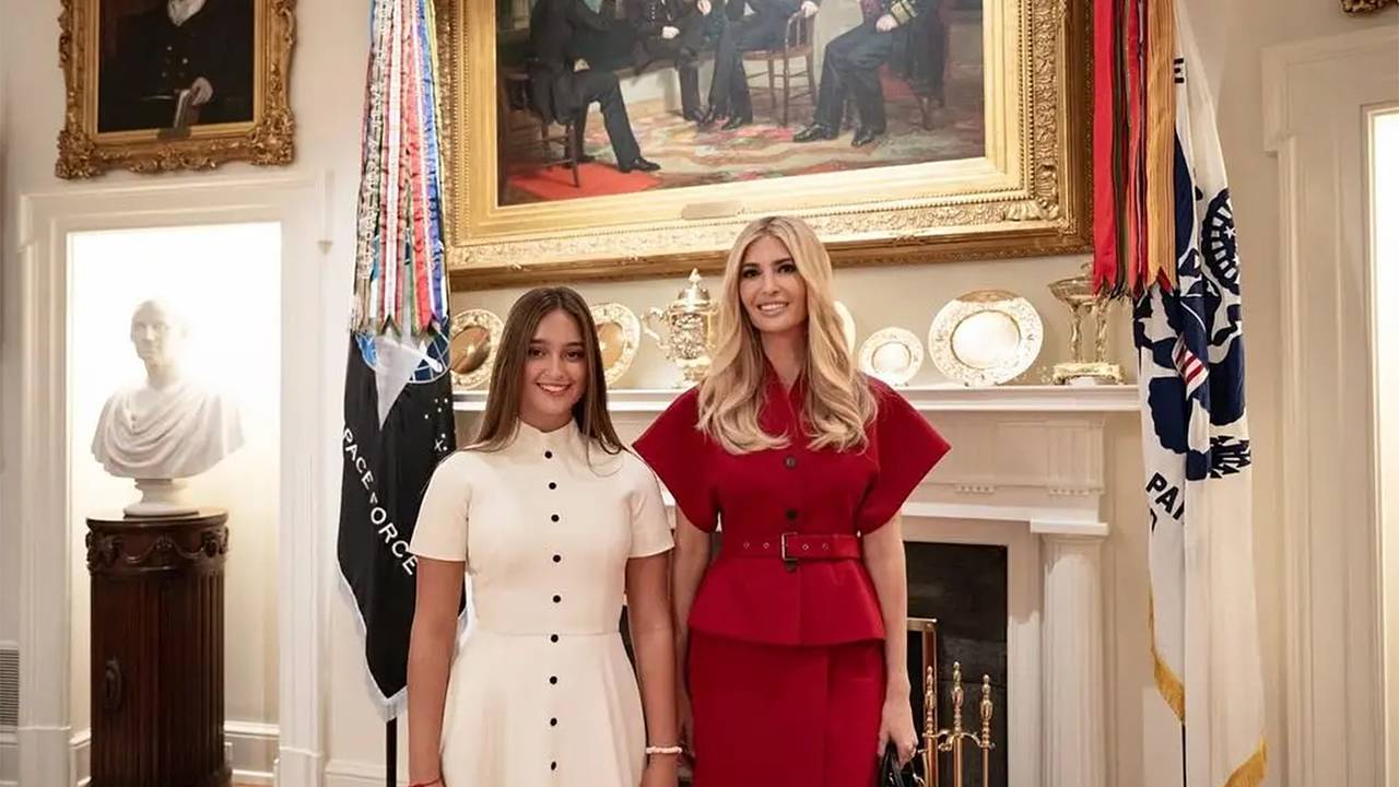 13-летняя дочь Иванки Трамп одолжила у матери платье за 165 тысяч рублей 13-летняя дочь Иванки Трамп одолжила у матери платье за 165 тысяч рублей