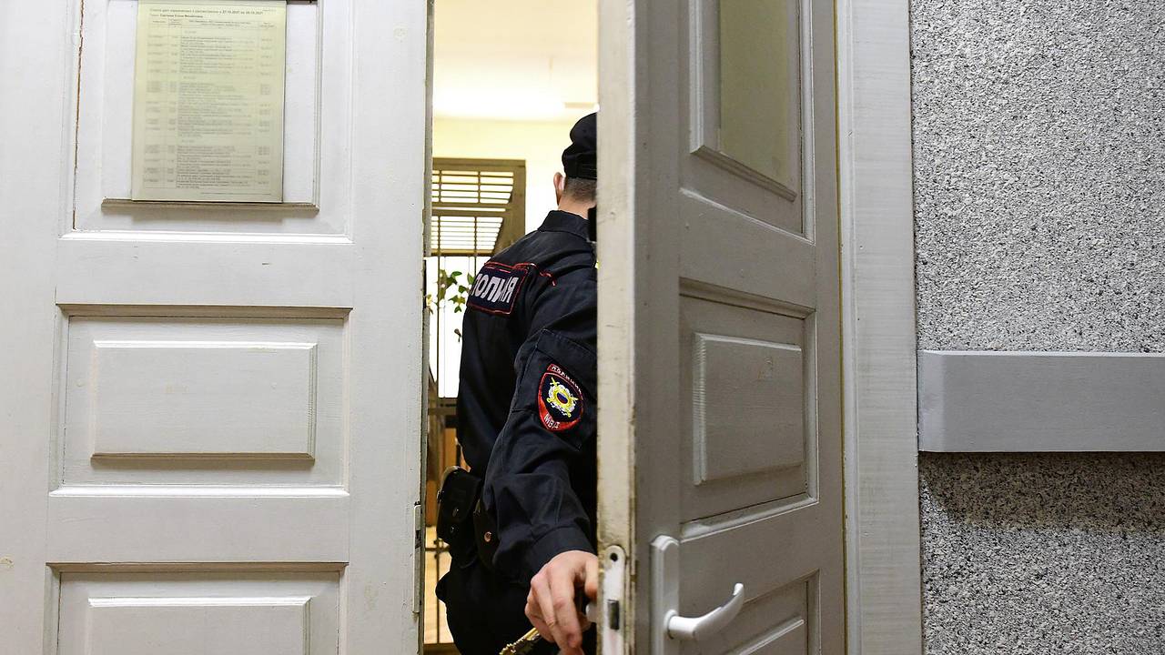 Наказавшая первоклассника связыванием российская учительница ответит перед судом Наказавшая первоклассника связыванием российская учительница ответит перед судом