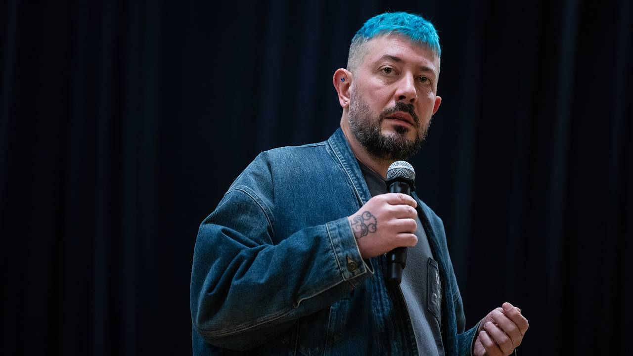 Артемий Лебедев назвал Земфиру красоткой и обратился к релокантам Артемий Лебедев назвал Земфиру красоткой и обратился к релокантам