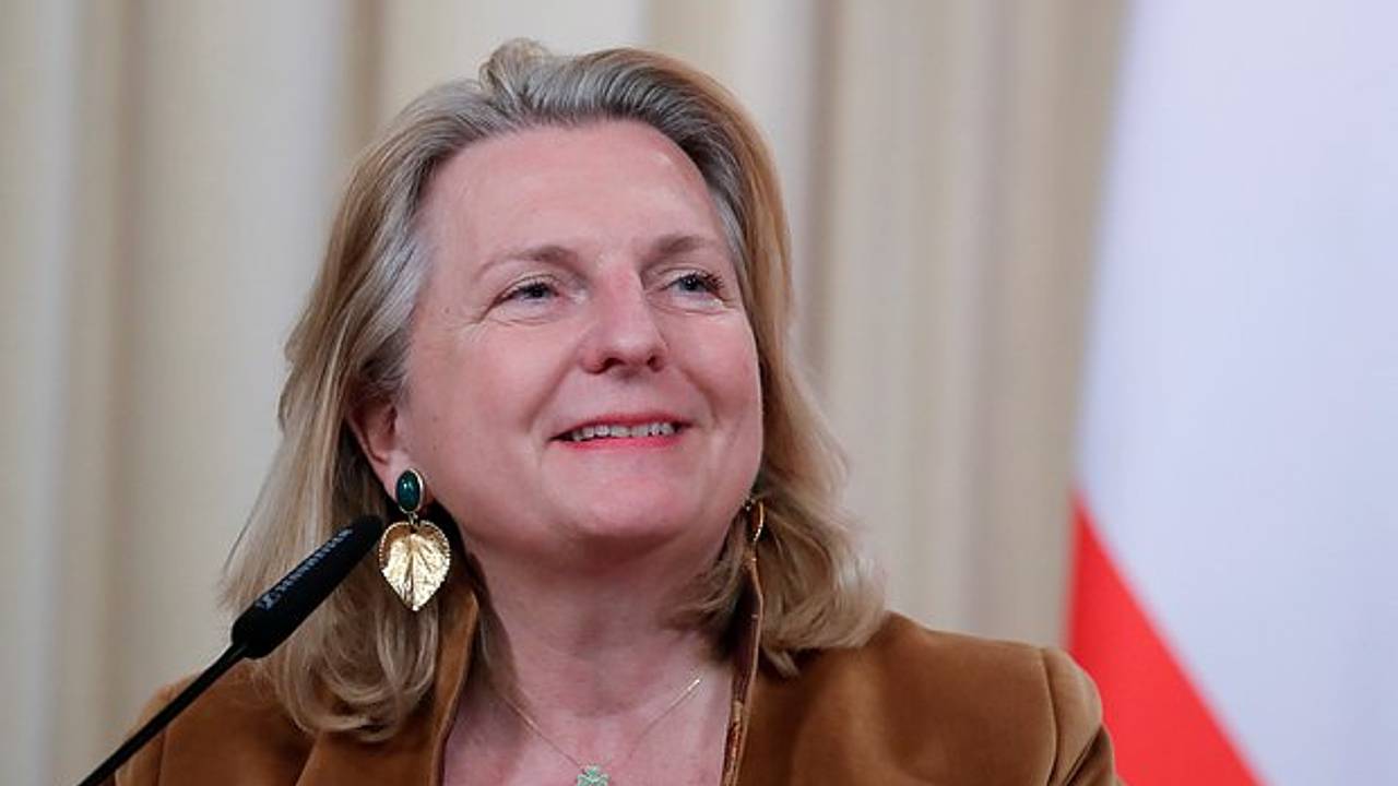 Экс-глава МИД Австрии рассказала о равноправном диалоге между Россией и США Экс-глава МИД Австрии рассказала о равноправном диалоге между Россией и США