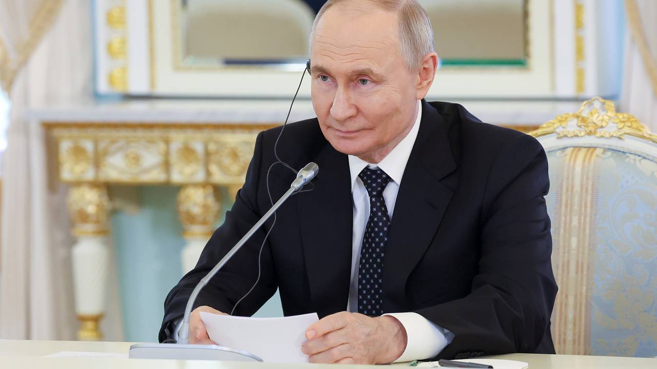 Путин напомнил о принятой в Иране фетве против получения ядерного оружия Путин напомнил о принятой в Иране фетве против получения ядерного оружия