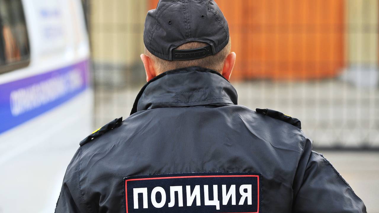 В российском городе сорвали и разорвали знамя Победы В российском городе сорвали и разорвали знамя Победы