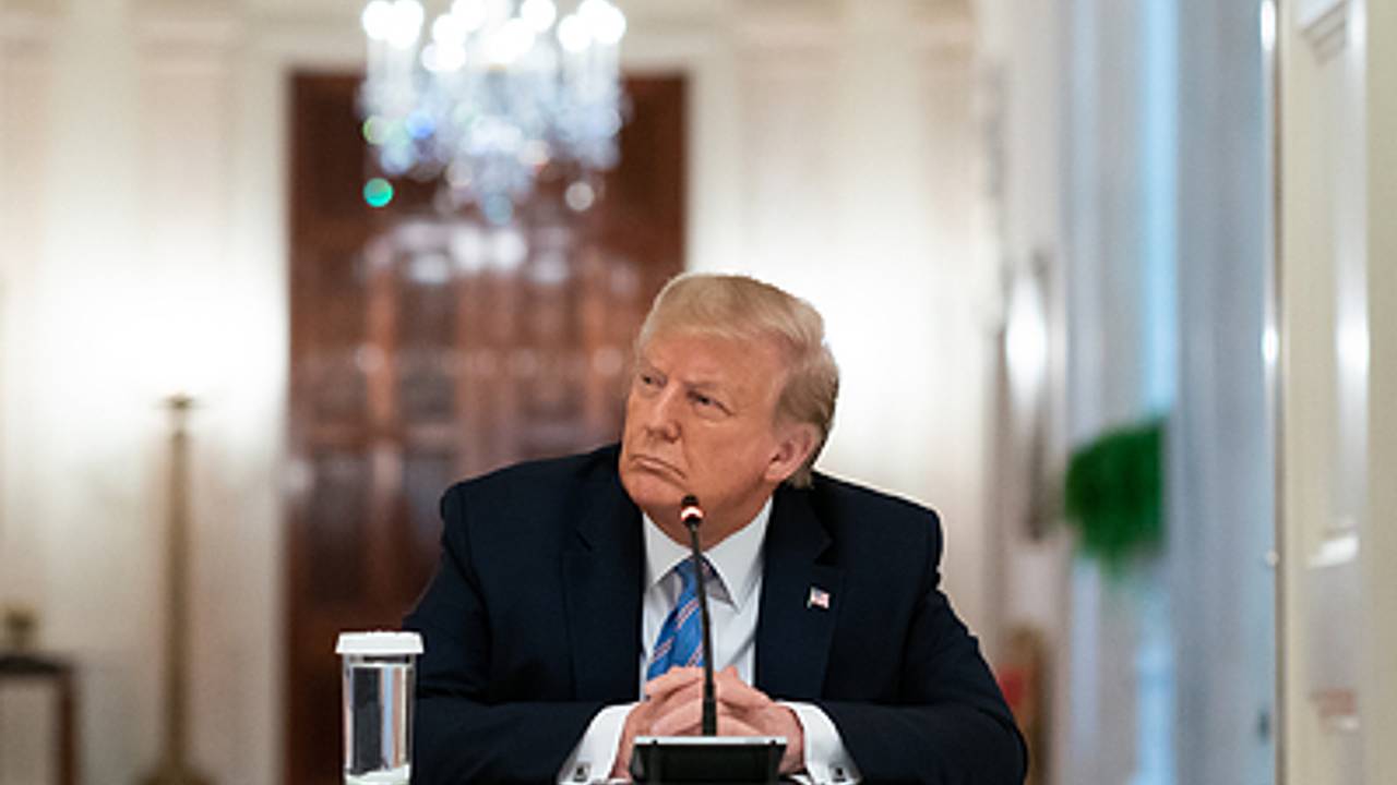 Трамп назвал кандидата в мэры Нью-Йорка безумным коммунистом Трамп назвал кандидата в мэры Нью-Йорка безумным коммунистом